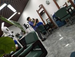 -V8潮牌·接发烫染连锁