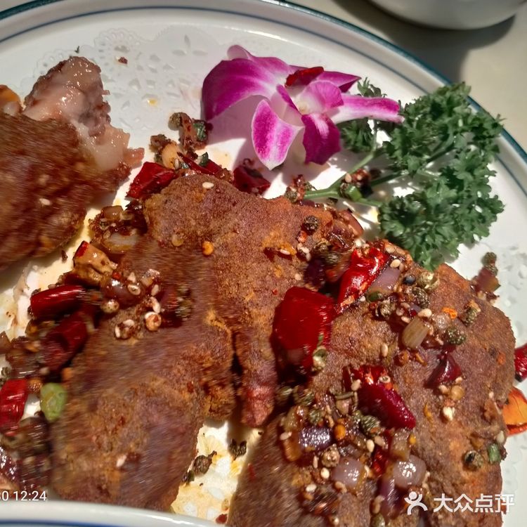 "梁记粥铺：优质服务与美味享受的理想之选"