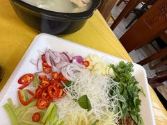 -官塘陈记鱼生·潮汕砂锅粥·牛肉火锅(潮枫路总店)