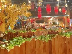 -老滇山寨•云南特色菜•地方菜•民族风情歌舞表演(金碧店)