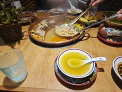 -洱火云南酸菜牛肉火锅(石景山当代商城店)