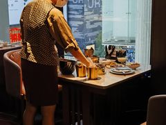 -雍容荟帝王蟹活龙虾展台自助(IFS黑金店)