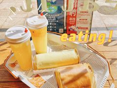 -顶东面包花园·生日蛋糕(世博店)