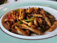 双菇爆竹蛏皇-巧克力渔家.小船海鲜胶东菜(万平口店)