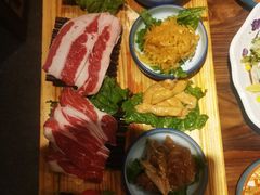 -明洞阿姨·韩式酱蟹烤肉·创意料理(三元桥店)