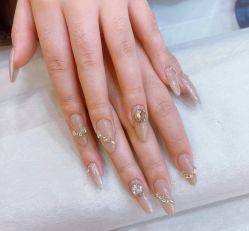 -董小姐日式美甲美睫·皮肤管理