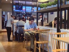用餐区-肯德基(新塘乐购店)