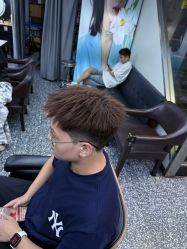 -藤野造型专业烫染接发