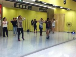 周五现代爵士-小米老师-STUDIO E POLE DANCE