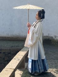 -一揽芳华汉服旗袍体验馆(拙政园店)