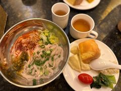 -昆明朗威酒店(昆明站火车站双桥夜市风情街店)