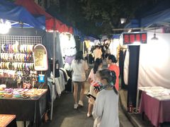 -吴山路夜市