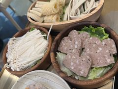 -左庭右院鲜牛肉火锅(金山万达店)