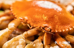 Old Fish Sauce Braised Black Pork and Crab