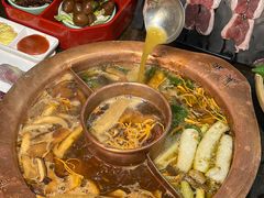 -滇釜火锅·能喝汤的火锅(车公庄店)