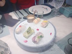 漫步花开彩虹卷-蜜桃花开·中西融合菜E&W(南长街店)