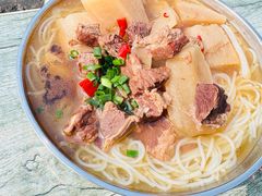 萝卜牛肉汤-燕子煨汤(山海关路店)