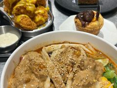 -W COLLECTIVE  DESSERT SHOP
