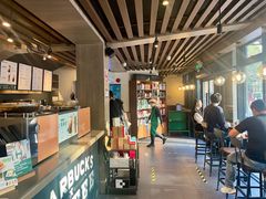 -星巴克(西藏路店)