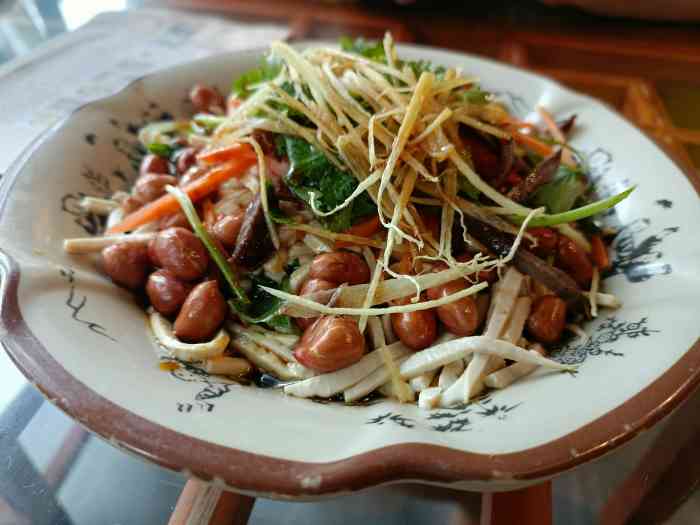 颐园茶酒楼(鹿鸣路店)-"同事推荐来的店在文化名城南门对面盐城.