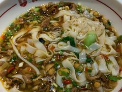 招牌红烧牛肉米粉-呷佬·长沙手工米粉(金沙江路店)