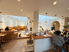 -有猫主题·治愈系猫咖(曾厝垵店)