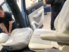 -理想汽车(世纪汇店)