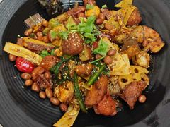 -愉肴麻辣香锅(中北镇店)
