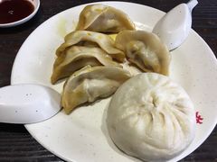 鲜肉锅贴-共和春(甘泉路店)