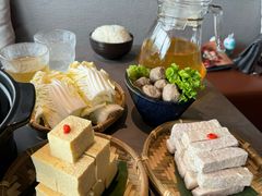 -罗勒家·养生火锅· Bistro(大望路店)