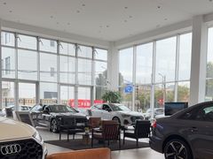 -上海冠松华奥奥迪4S店(张江店)