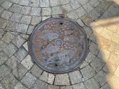 小鱼井盖-鲜鱼口老字号美食街