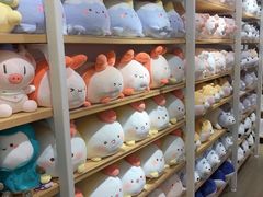 -名创优品(北京新中关购物中心地铁层店)