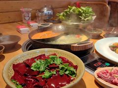 -苗阿哥酸汤牛肉火锅(体育场店)