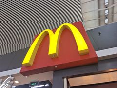 -麦当劳(广州南站B10检票口楼上)