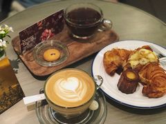 热拿铁-Perma Café樸門(五羊店)