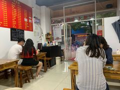 大堂-阿姨小肉摊(同济西苑店)