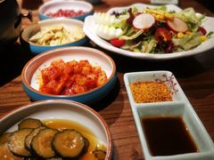 烤肉配菜-明洞阿姨·韩式酱蟹烤肉·创意料理(三元桥店)