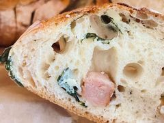 -红跑车蛋糕世界(龙湖杭州西溪天街店)