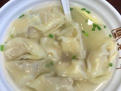 刀鱼馄饨-老半斋(福州路店)