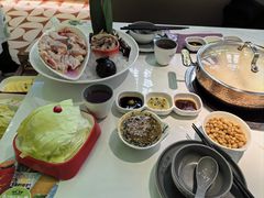 -洪氏嗨捞·广东猪肚鸡·椰子鸡火锅(西咸万象城店)