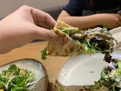 照烧鸡肉配牛油果拉法沙拉-HELLO 27 意面·沙拉·帕尼尼