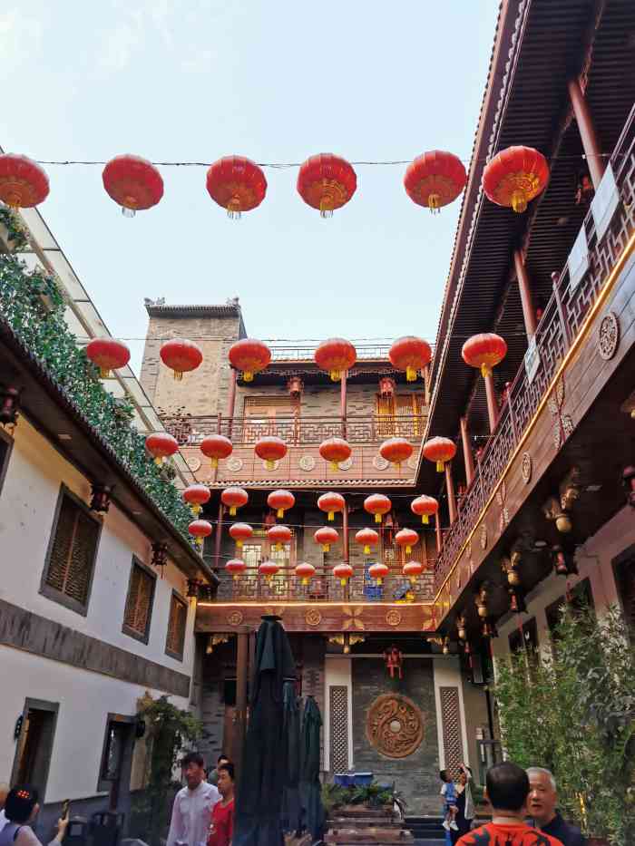 袁府酒楼-"袁府酒楼,在大悲院附近,感觉有点像大红灯.