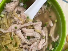 淥雞絲麵-雄兴泰咖啡室