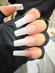 -悦己美甲美睫