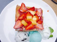 -莓园冰淇淋店
