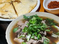 -大众跷脚牛肉馆·非遗传承单位(峨眉山店)