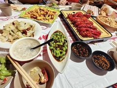 -肥肥虾庄·金牌油焖大虾(汉街SKP店)
