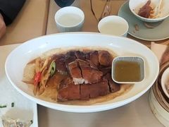 泓历黑棕鹅-泓历皇朝酒店(东亭店)