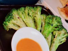 清炒西兰花-La Maison 夜来香(进贤路店)